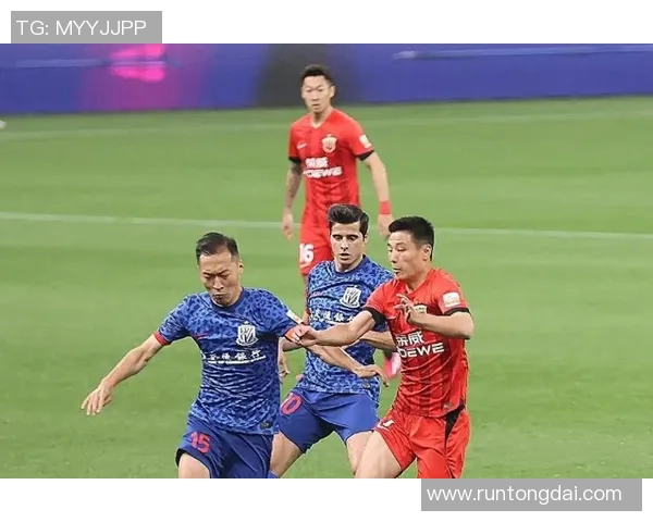 中超焦点战智诚迎战泰达两队争夺宝贵积分激战正酣